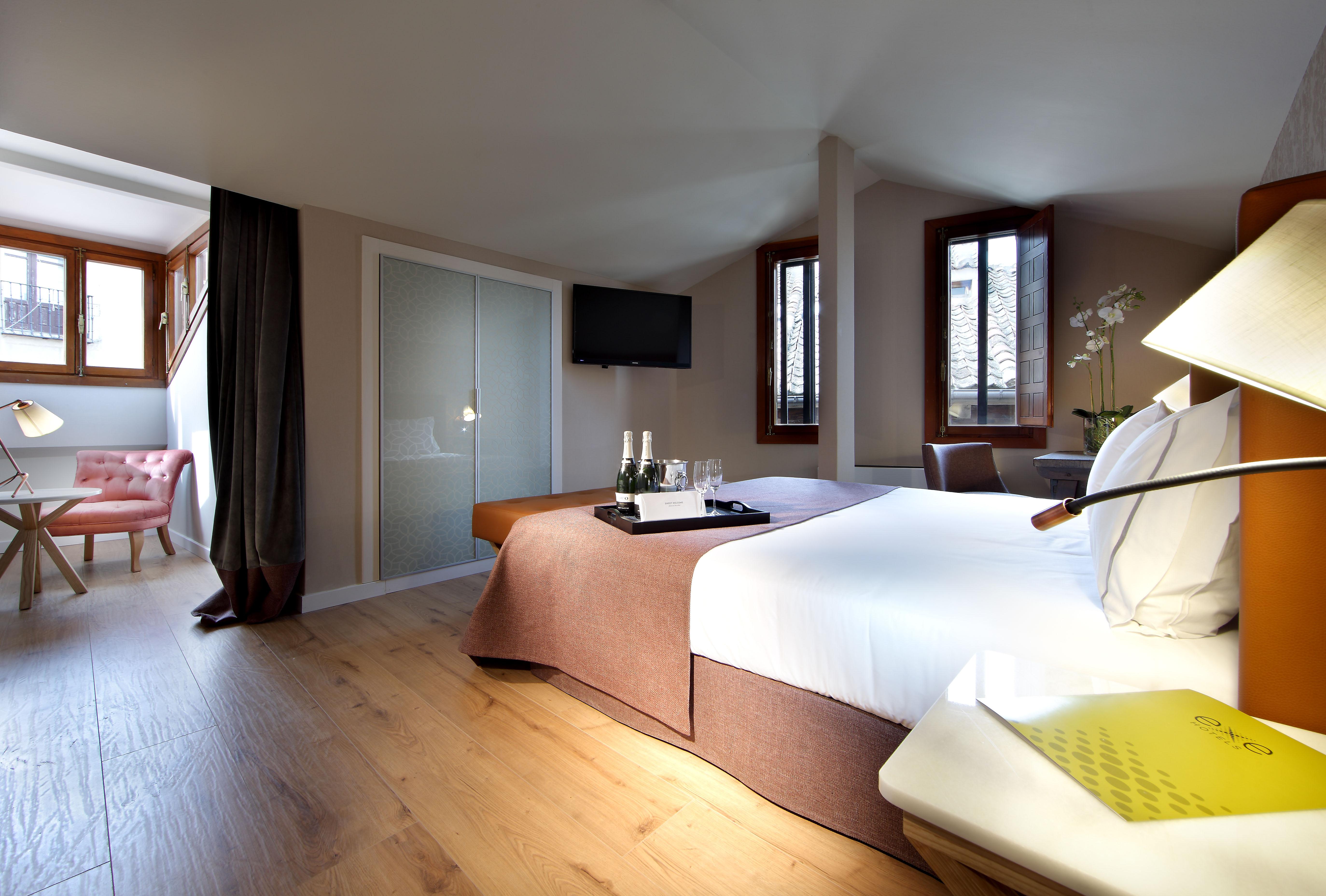 เอกเซ กาซา เด โลส ลินาเฆส Hotel เซโกเวีย ภายนอก รูปภาพ